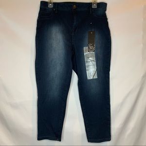 1822 Denim Dark Wash Capri Jeans Slim fit Size 14
